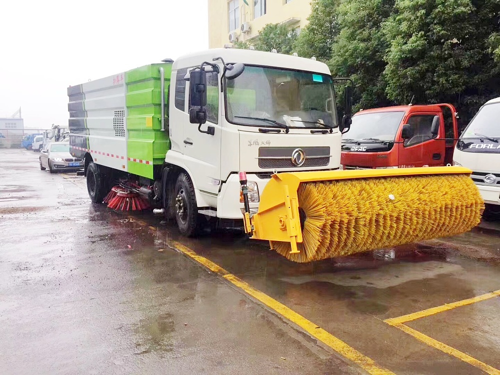 東風(fēng)天錦道路除雪掃地車