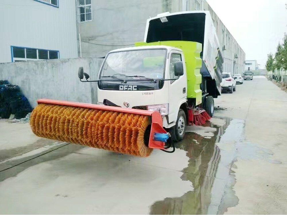 東風小多利卡清掃車安裝掃雪輥刷